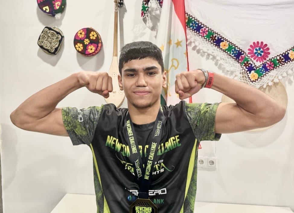 Пирӯзии Муҳаммадҷон Азимов дар Vendetta Fight Night